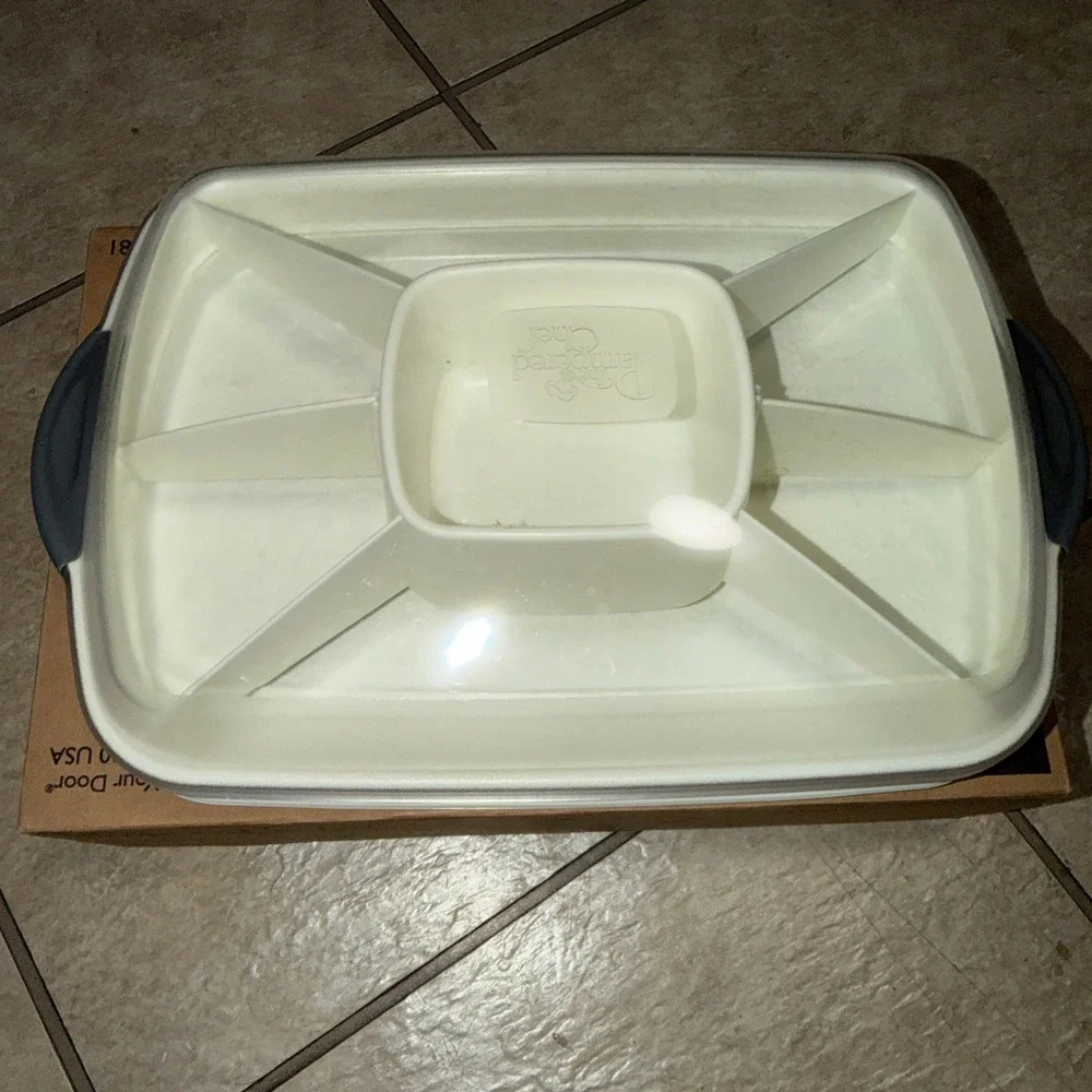 Pampered Chef Chillzanne Rectangle Server Tray & Lid Veggie Deviled Eggs